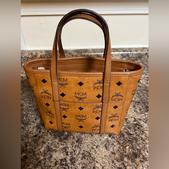 Handbags - MCM Aren Top-Zipper Shopper in Visetos